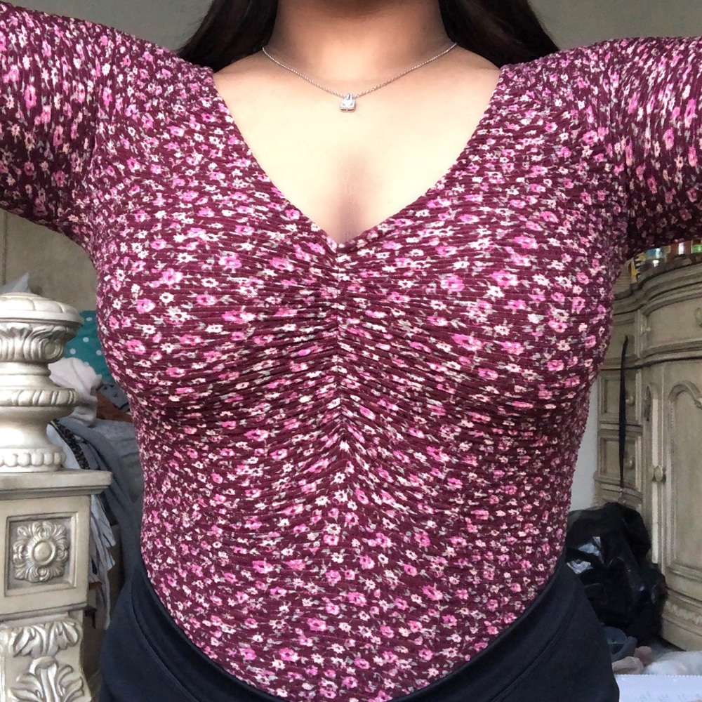 Red floral print long sleeve ruched top